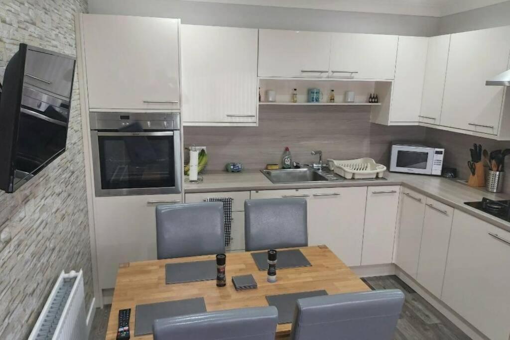 5 Riverside Place Thurso. 2 Bed, 2 Bathrooms. Dış mekan fotoğraf